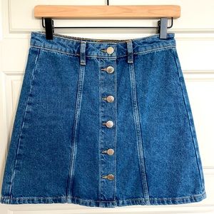 Classic denim a-line skirt 💙